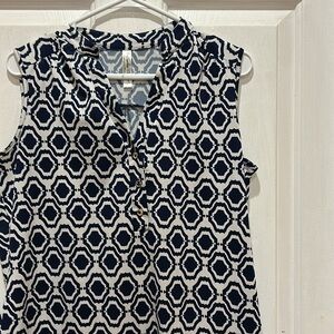 Perception Concepts Sleeveless Top. Button Detailed Navy Blue & White.Size L.